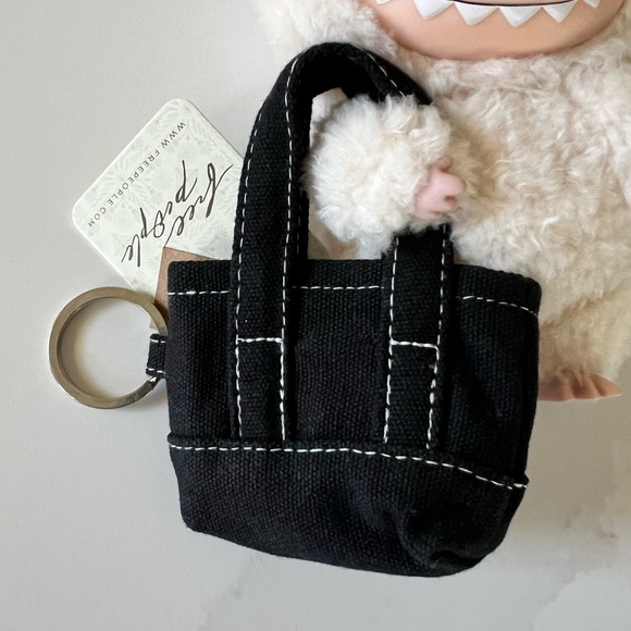 Free People Mini Tote Keychain NWT - Perfect Labubu Bag - Picture 1 of 5